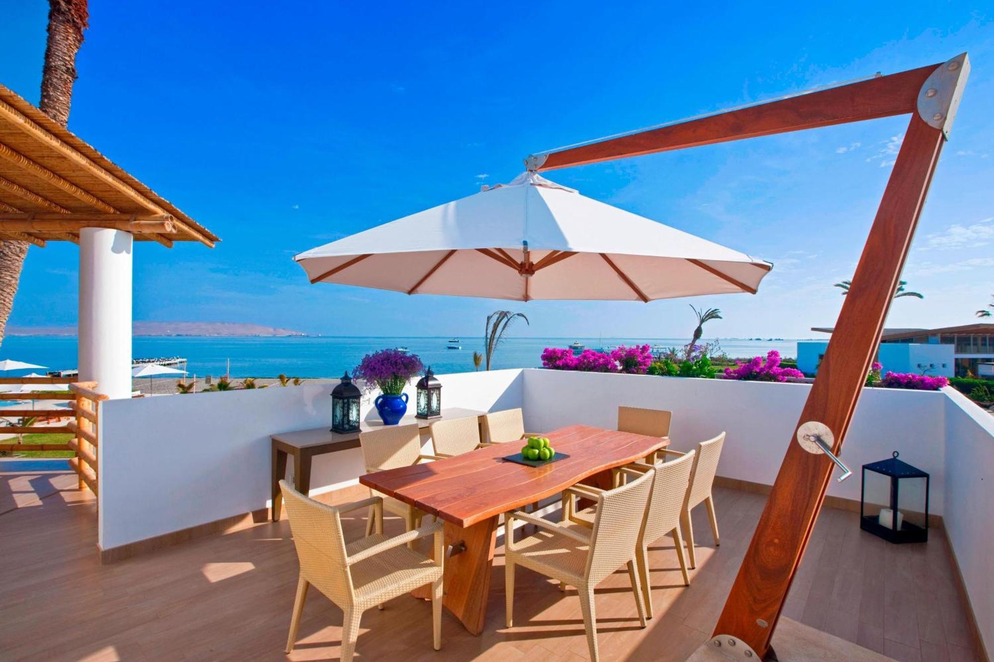 Hotel Paracas, A Luxury Collection Resort, Paracas Luaran gambar A patio umbrella