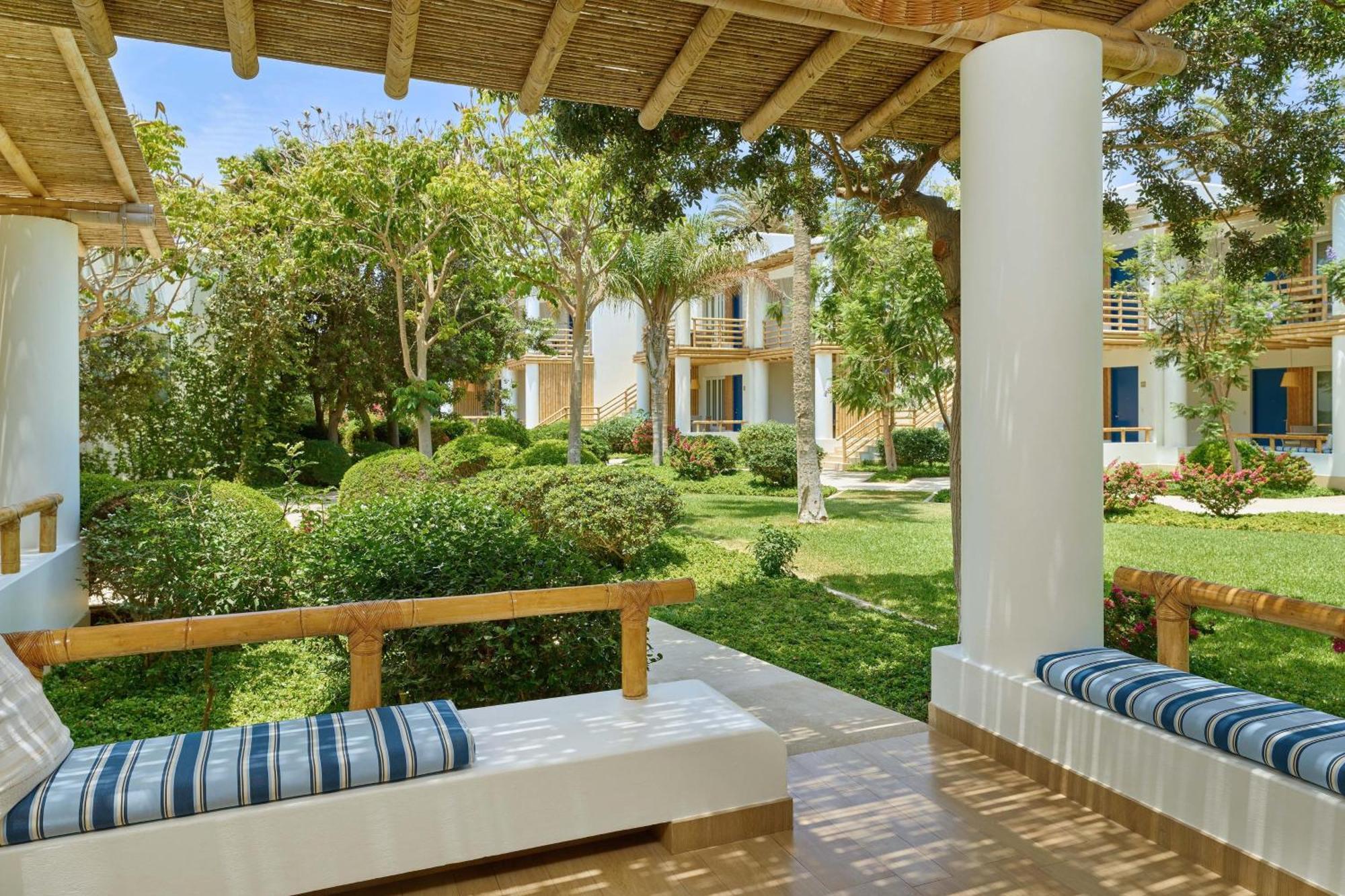 Hotel Paracas, A Luxury Collection Resort, Paracas Luaran gambar The resort's gardens